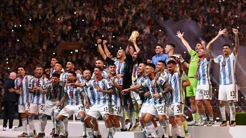 美因茨门神闪耀登场获孔帕尼点赞，拜仁主场零封挑战依旧严峻